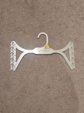 Jessica Simpson Multi Hanger